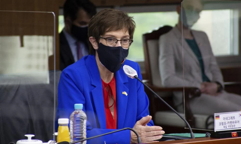 Η Γερμανίδα ΥΠΑΜ μεταβαίνει με "βαριά ατζέντα" στην Άγκυρα για συνομιλίες με τον Τούρκο ομόλογό της